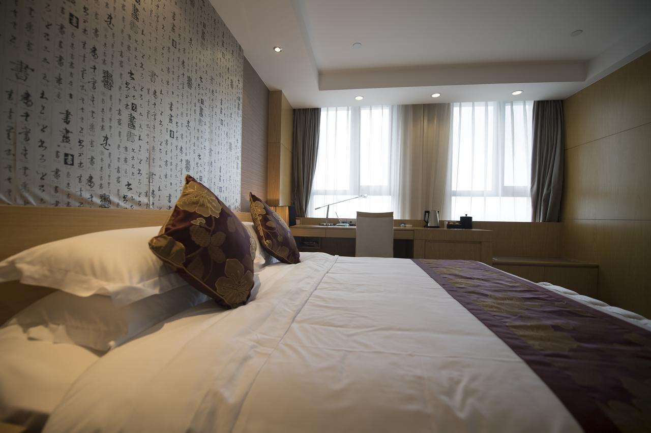 Suzhou Sun Plaza Hotel Екстериор снимка