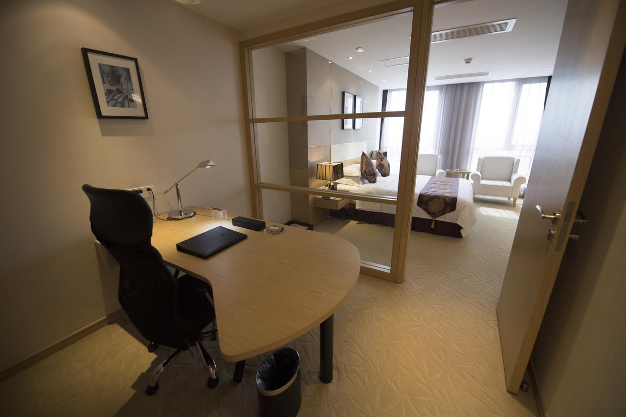 Suzhou Sun Plaza Hotel Екстериор снимка